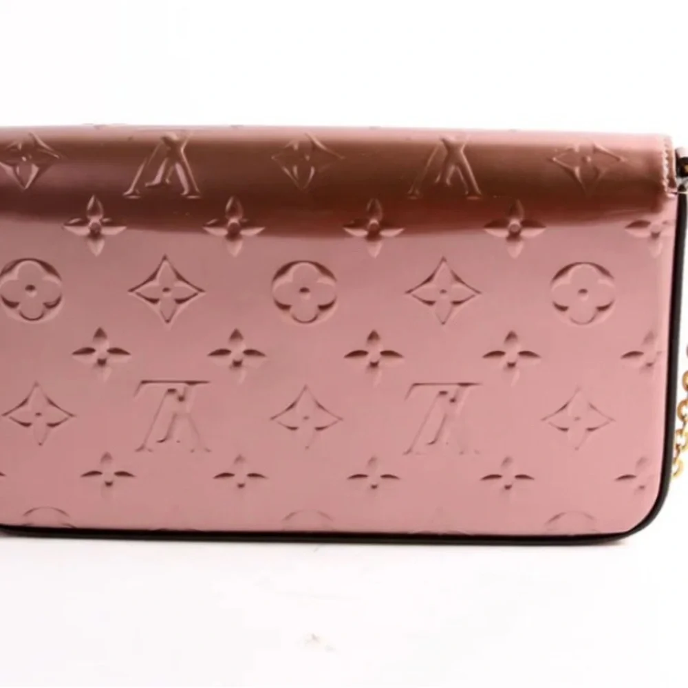 Louis Vuitton Pochette Felicie 
in Patent Vernis Leather - Picture 3 of 10